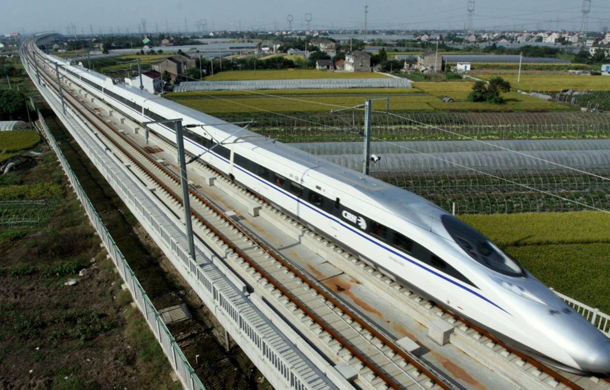 Tanıtıldı: Yeni yüksek hızlı tren sınırları zorladı! - Resim: 3