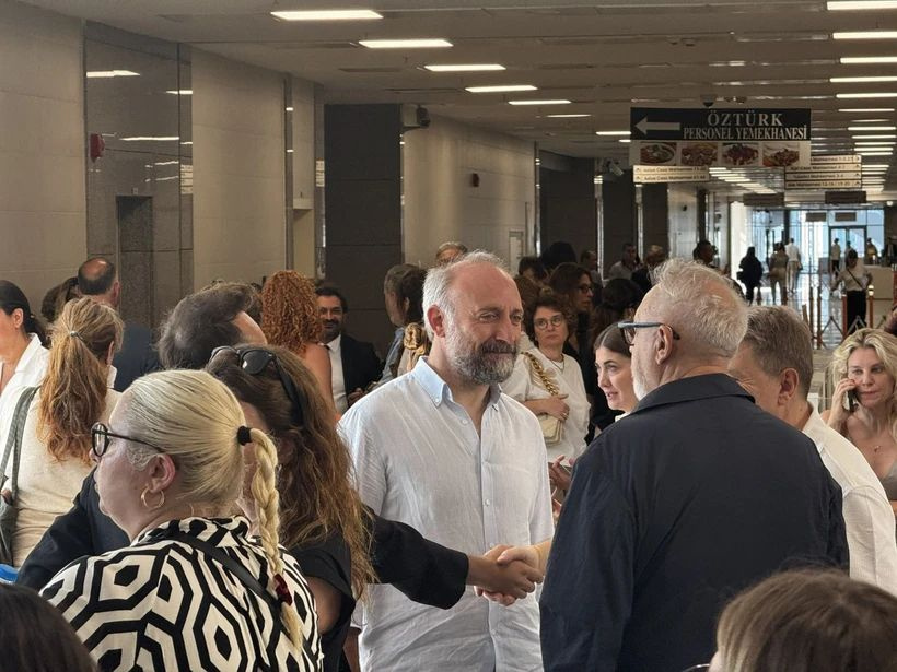 Ünlüler, Ayşe Barım için adliyeye koştu! - Resim: 3