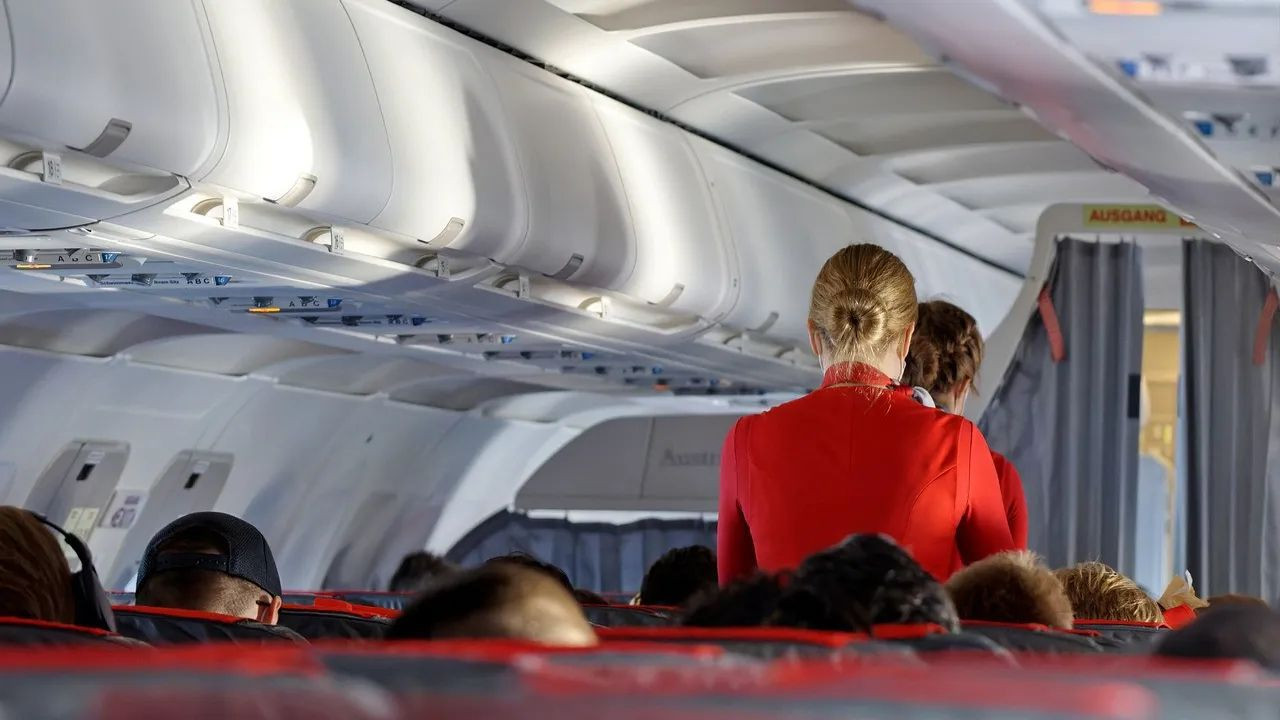 Skandal ortaya çıktı: Pilotların 'hostesler' grubu ifşa oldu! - Resim: 3