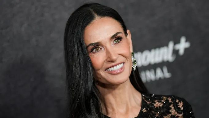 Ünlü oyuncu kırmızı halıya damga vurdu! Tam 53 bin dolar - Resim: 2